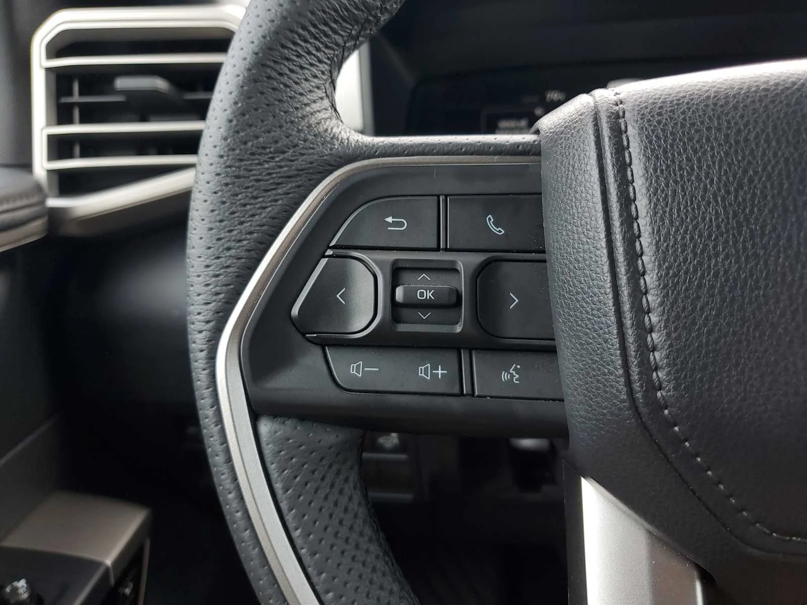 Used 2025 Lunar Rock Toyota Limited image 21