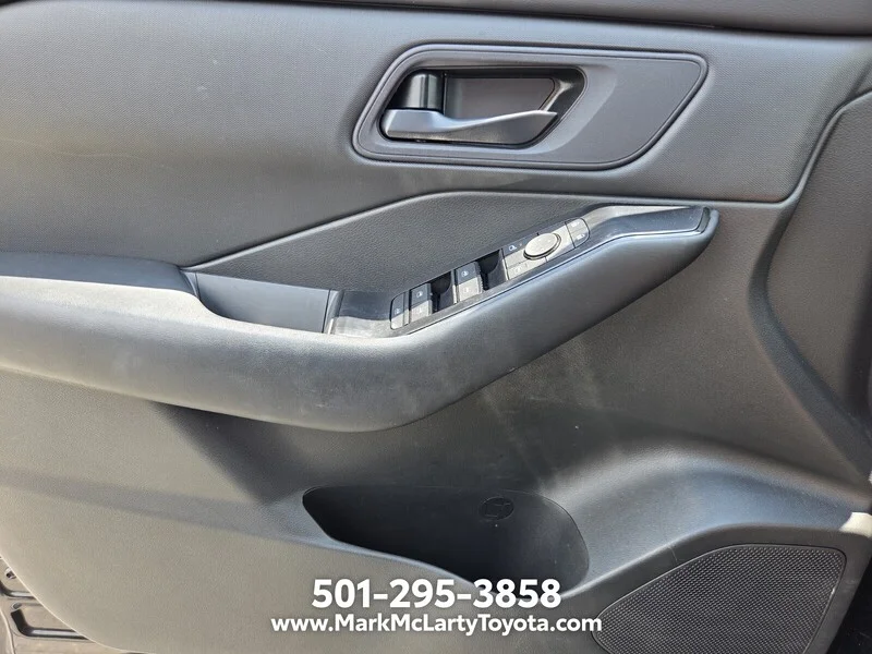 Used 2025 Super Black NISSAN AWD S image 24