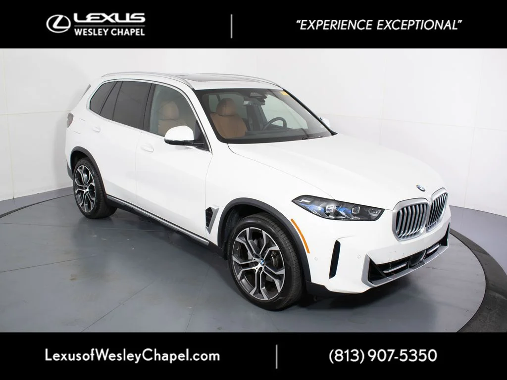 Used 2026 White BMW xDrive40i image 2