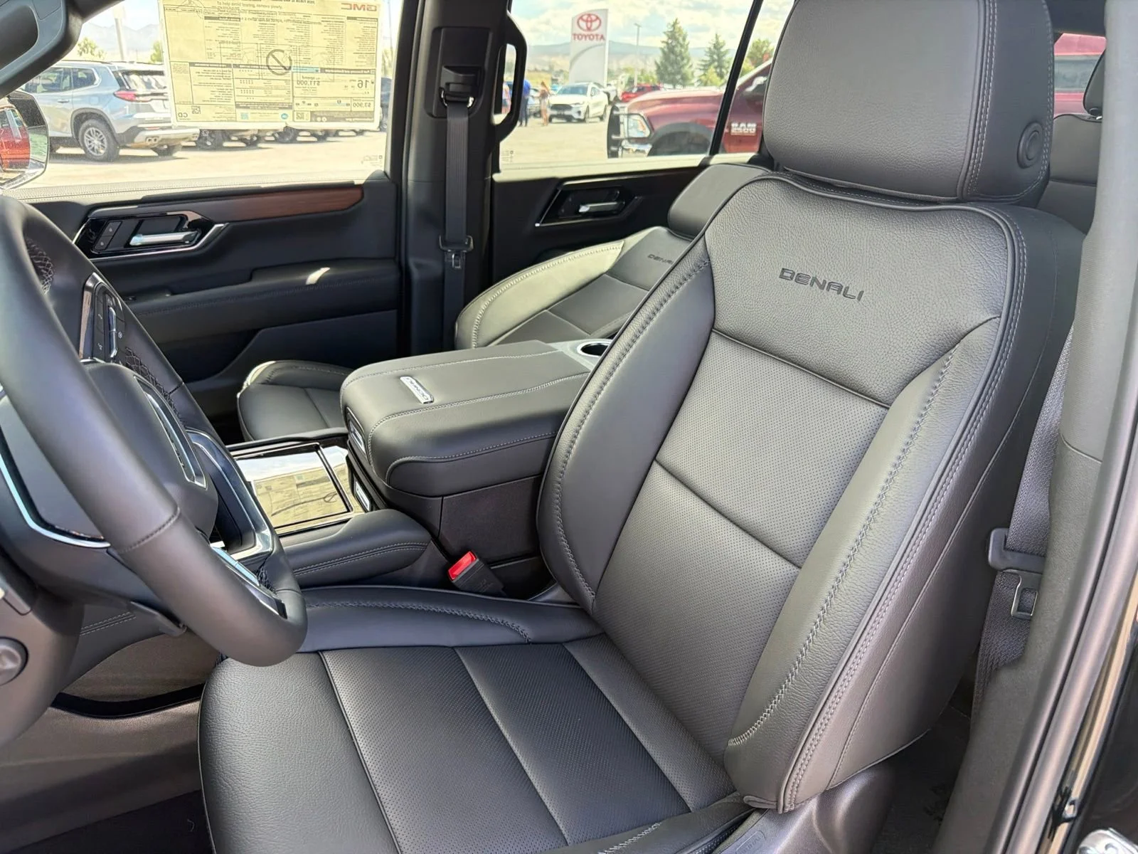 2026 GMC Yukon XL Denali - Photo 12