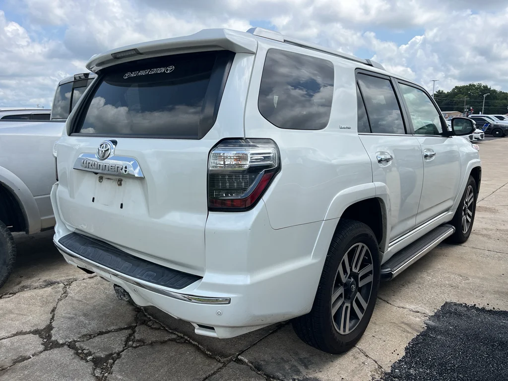 Used 2017 Blizzard Pearl Toyota Limited image 3