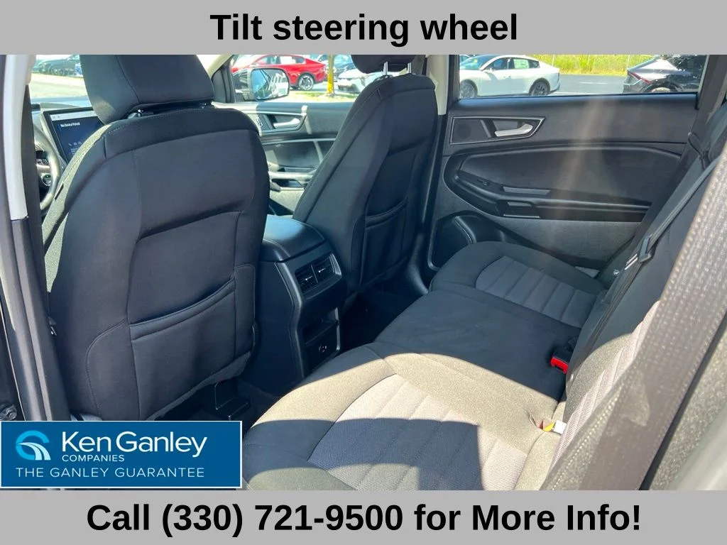 Used 2022 Black Ford SE image 48