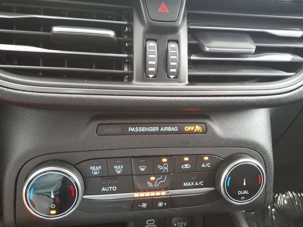 Used 2025 Silver Ford Active image 31