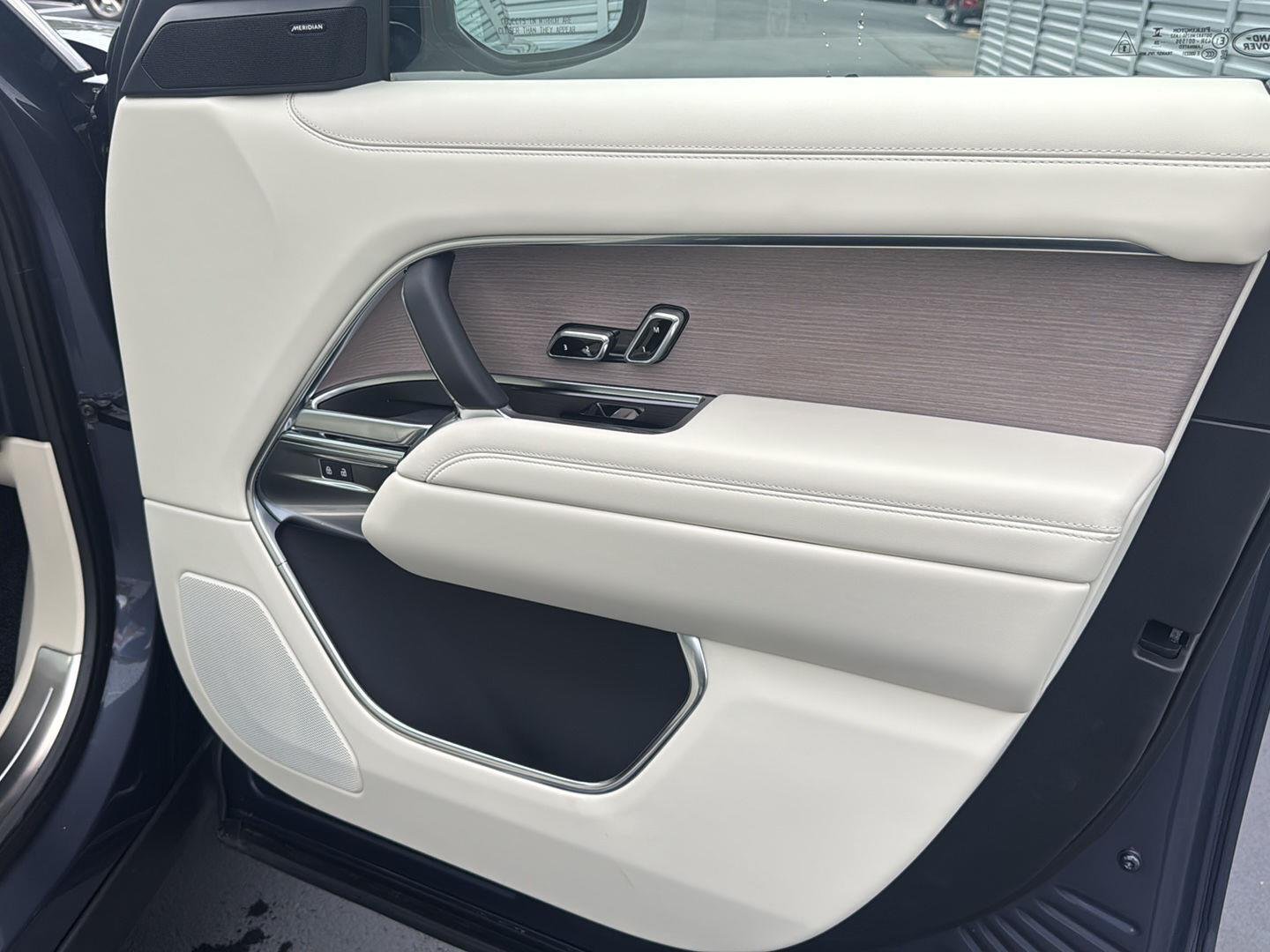 New 2026 Varesine Blue Land Rover SE image 13