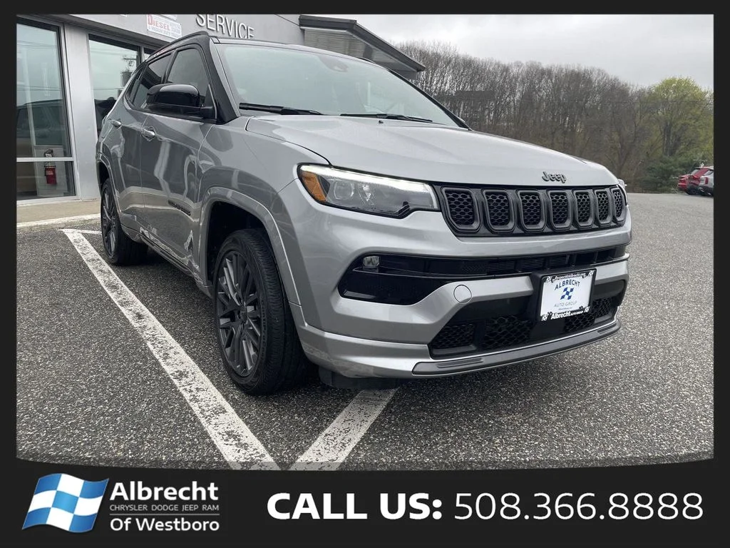 Used 2023 Silver Jeep Limited image 7