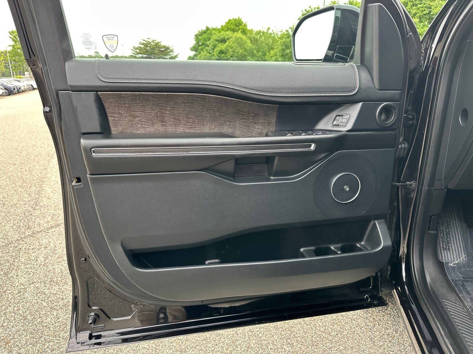 Used 2019 Black Ford Limited image 8