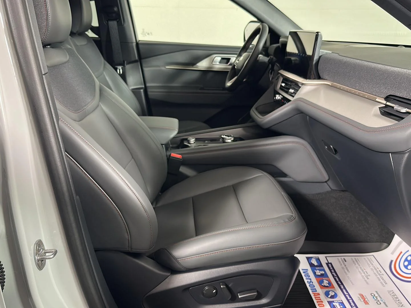New 2027 Avalanche Gray Ford Active image 28