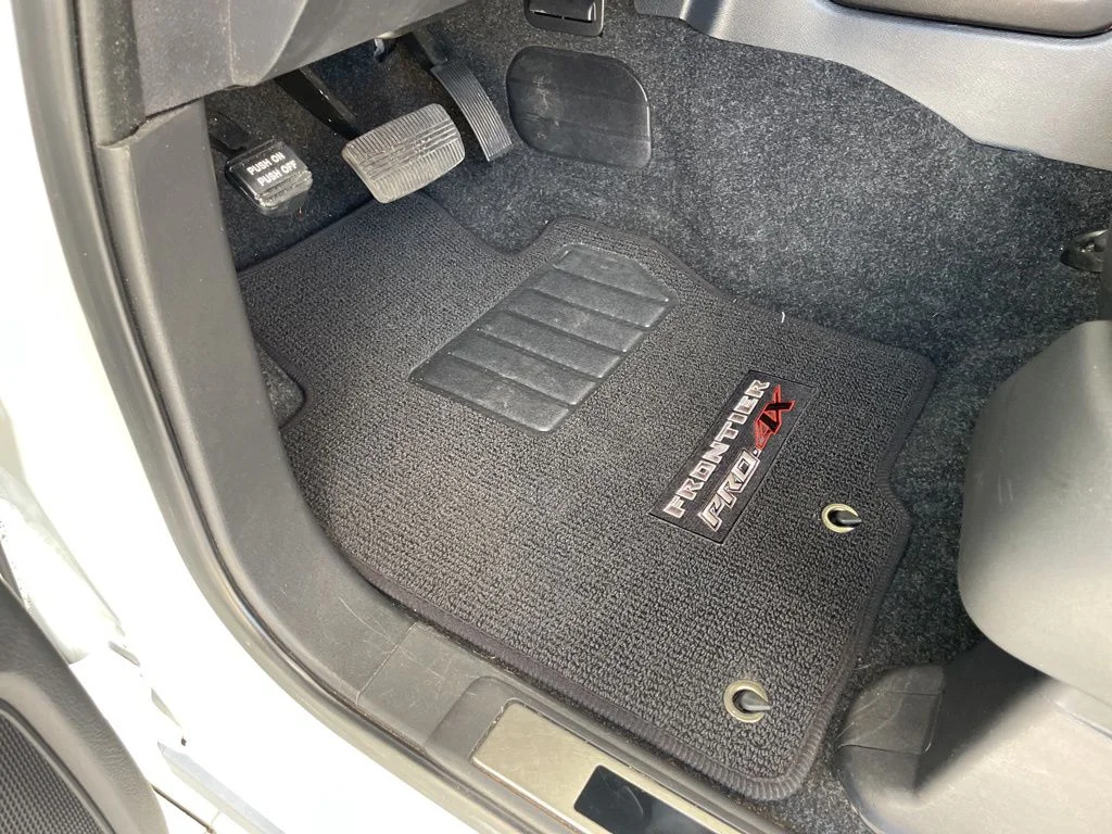 Used 2023 White Nissan PRO-4X image 15