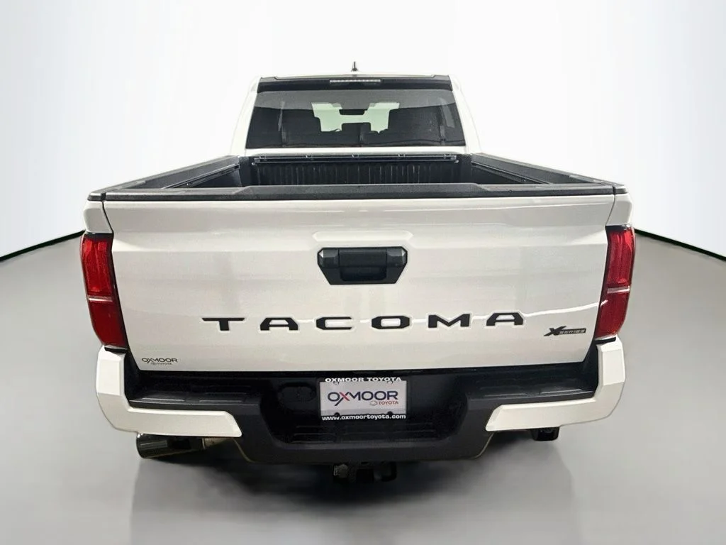 Used 2025 Ice Cap Toyota SR5 image 6