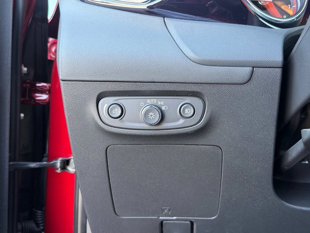 Used 2022 CINNABAR METALLIC Buick Select image 28