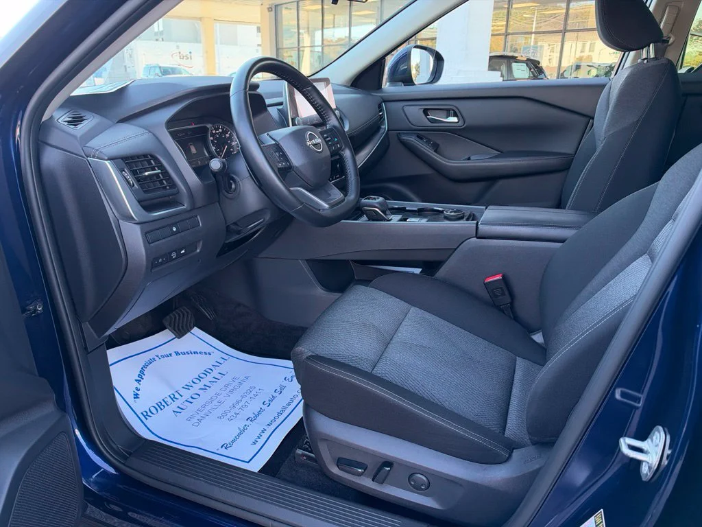 Used 2025 Blue Nissan SV image 11