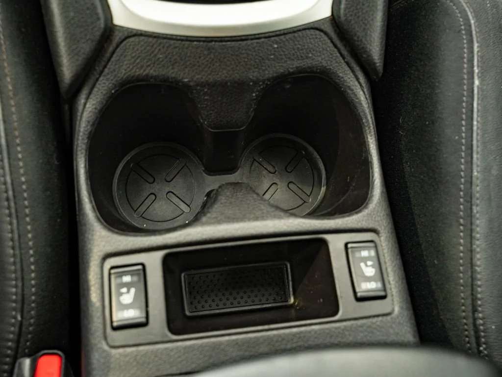 Used 2015 Arctic Blue Metallic Nissan SL image 38