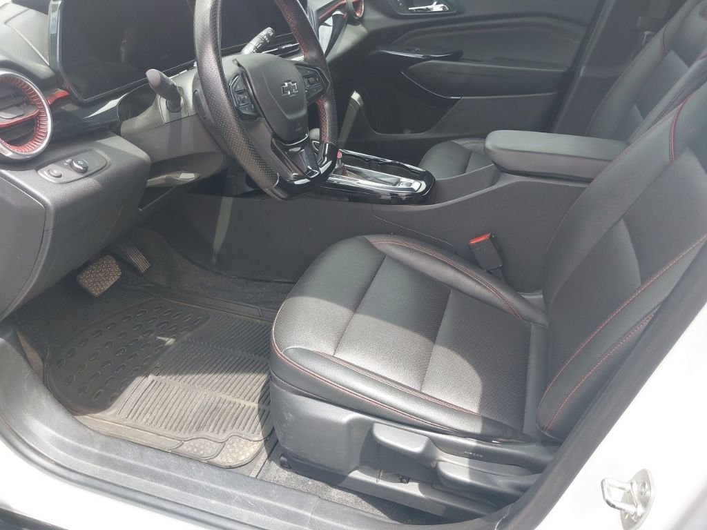 Used 2024 White Chevrolet 2RS image 4