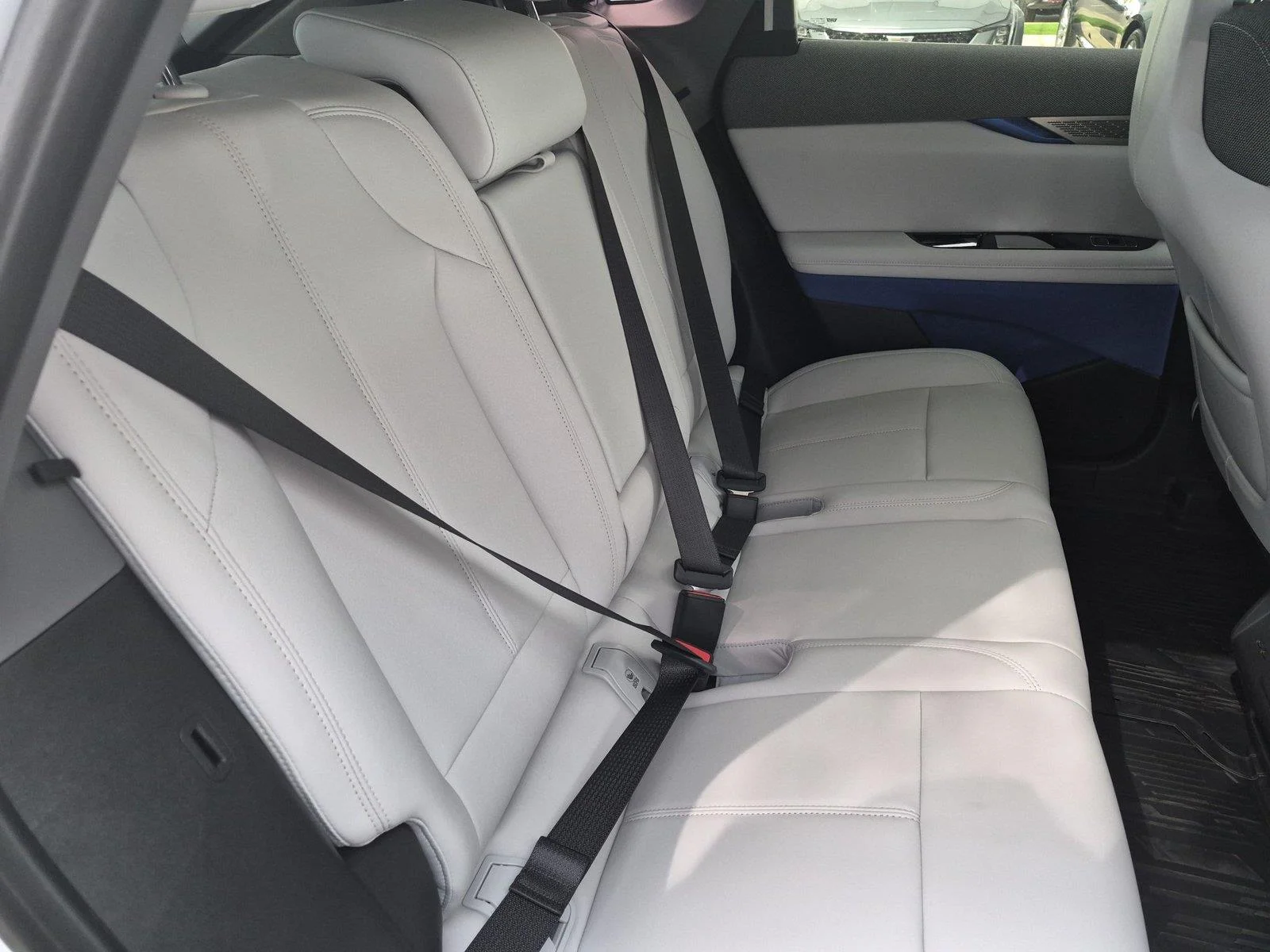 2027 Cadillac OPTIQ Luxury - Photo 28