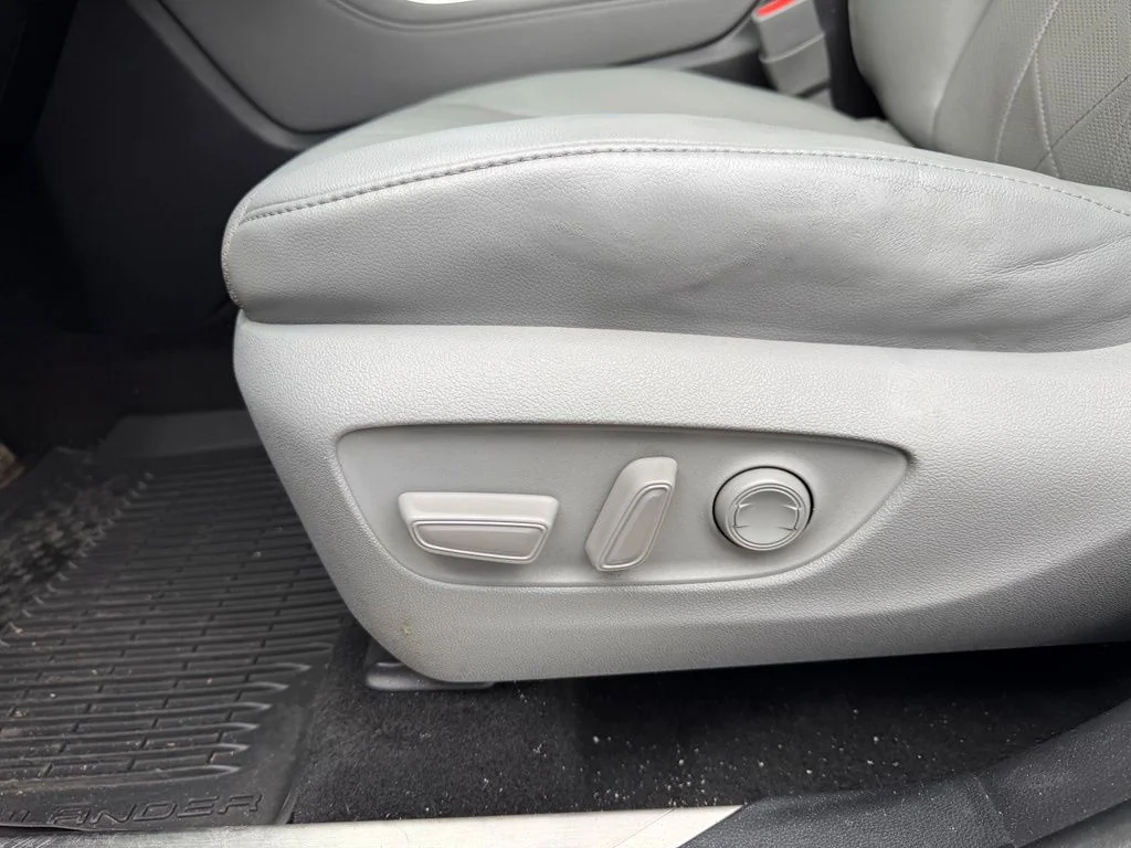 2022 Toyota Highlander Platinum - Photo 14