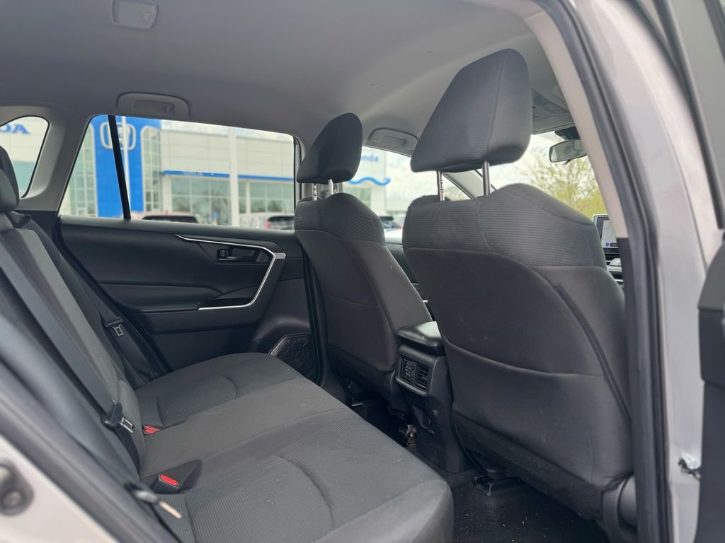 2023 Toyota RAV4 LE - Photo 21