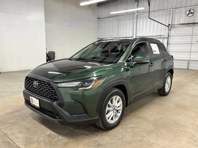 Used 2023 Green Toyota LE image 3