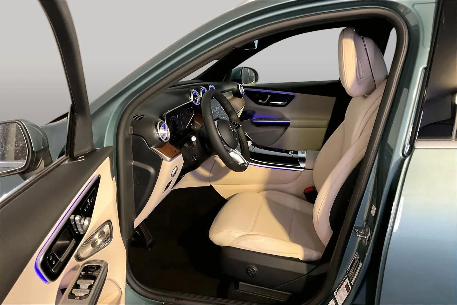 New 2027 Verde Silver Metallic Mercedes-Benz GLC 300 image 13