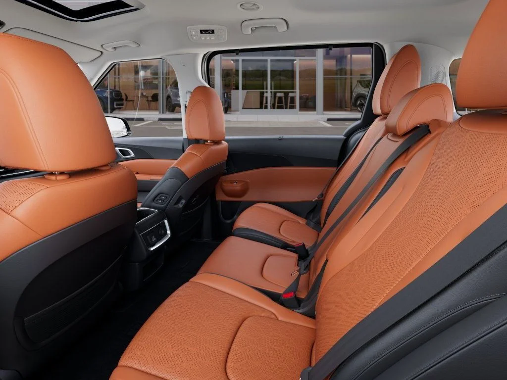 2025 Kia Carnival SX - Photo 18
