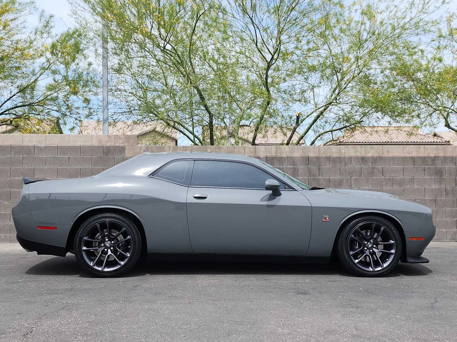 Used 2023 Destroyer Gray Clearcoat Dodge R/T Scat Pack image 10