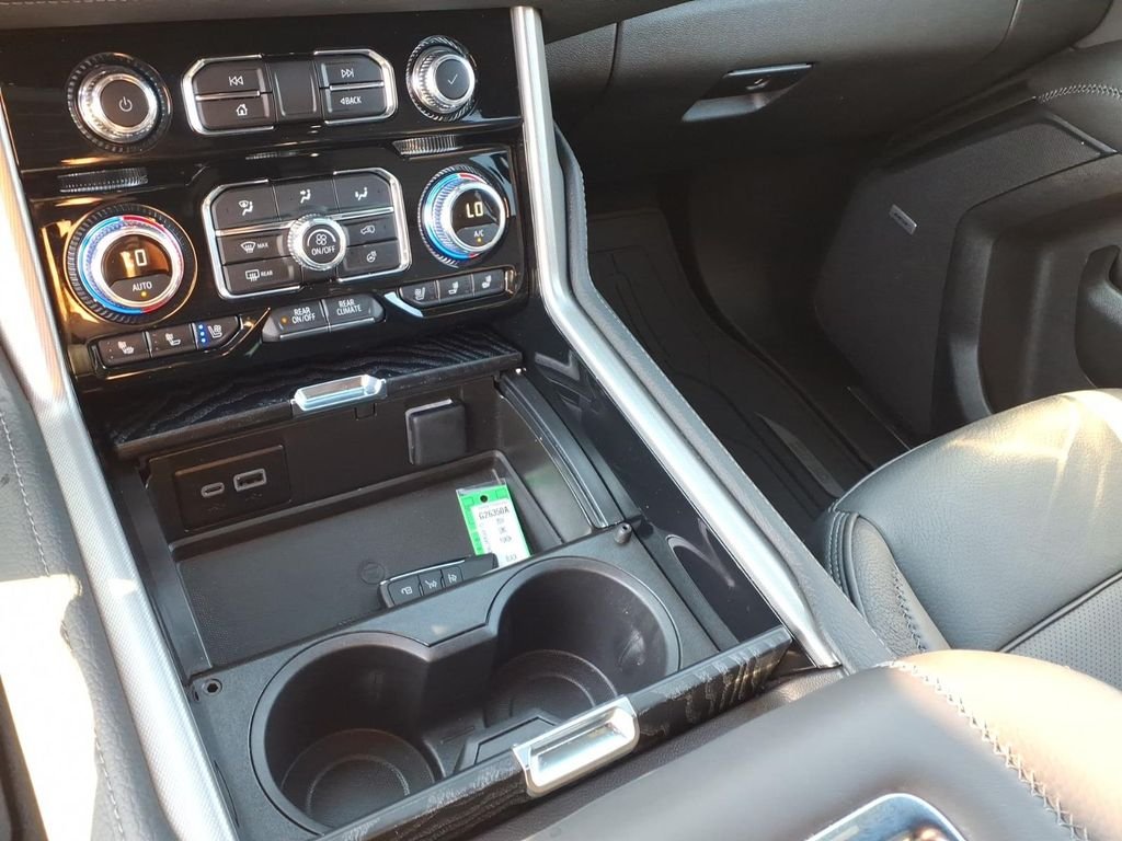 Used 2024 Onyx Black GMC Denali image 12