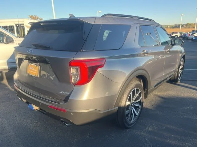Certified Used 2022 Gray Metallic Ford ST-Line image 5