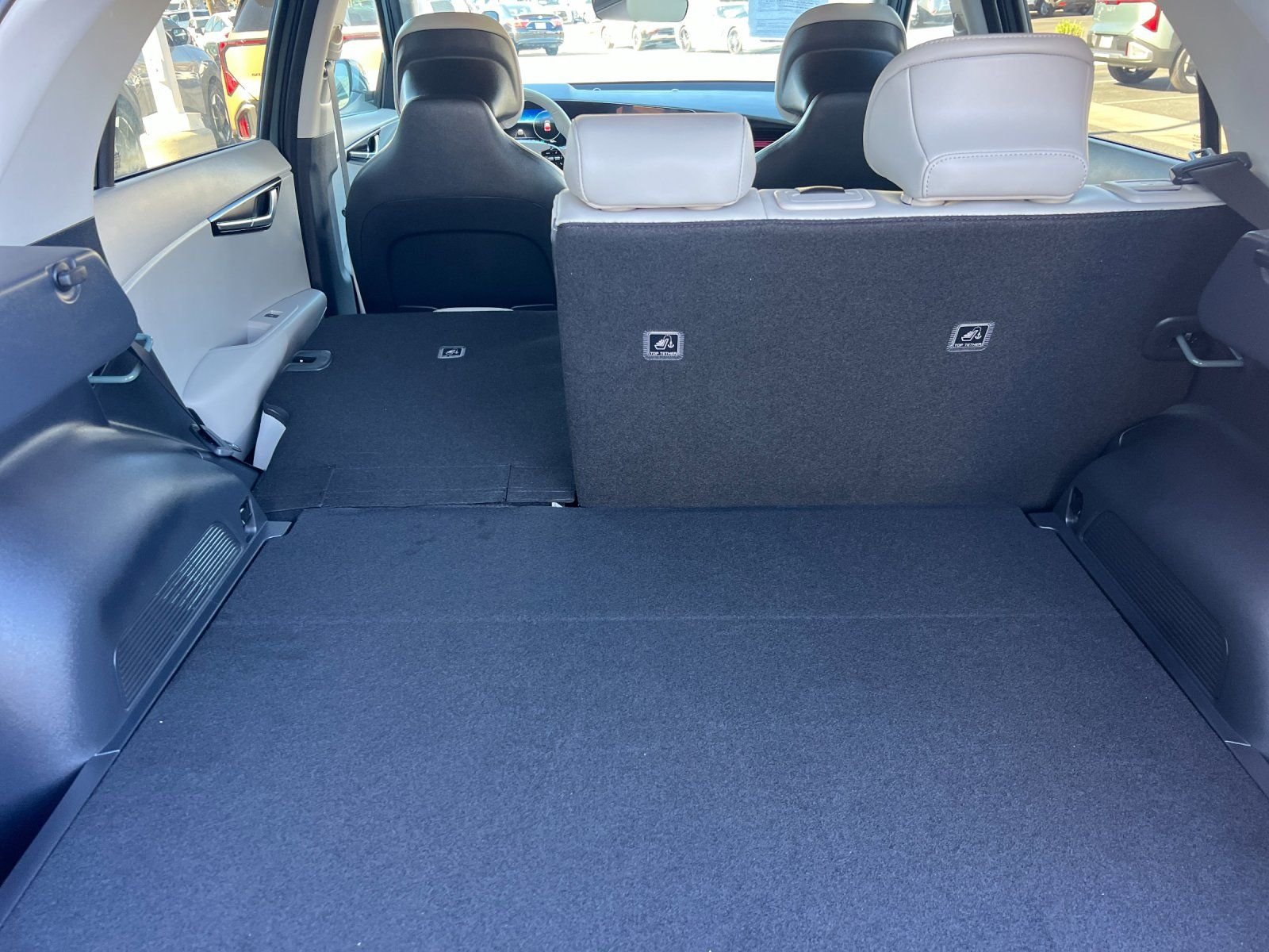 Certified Used 2023 Green Kia Wind image 14
