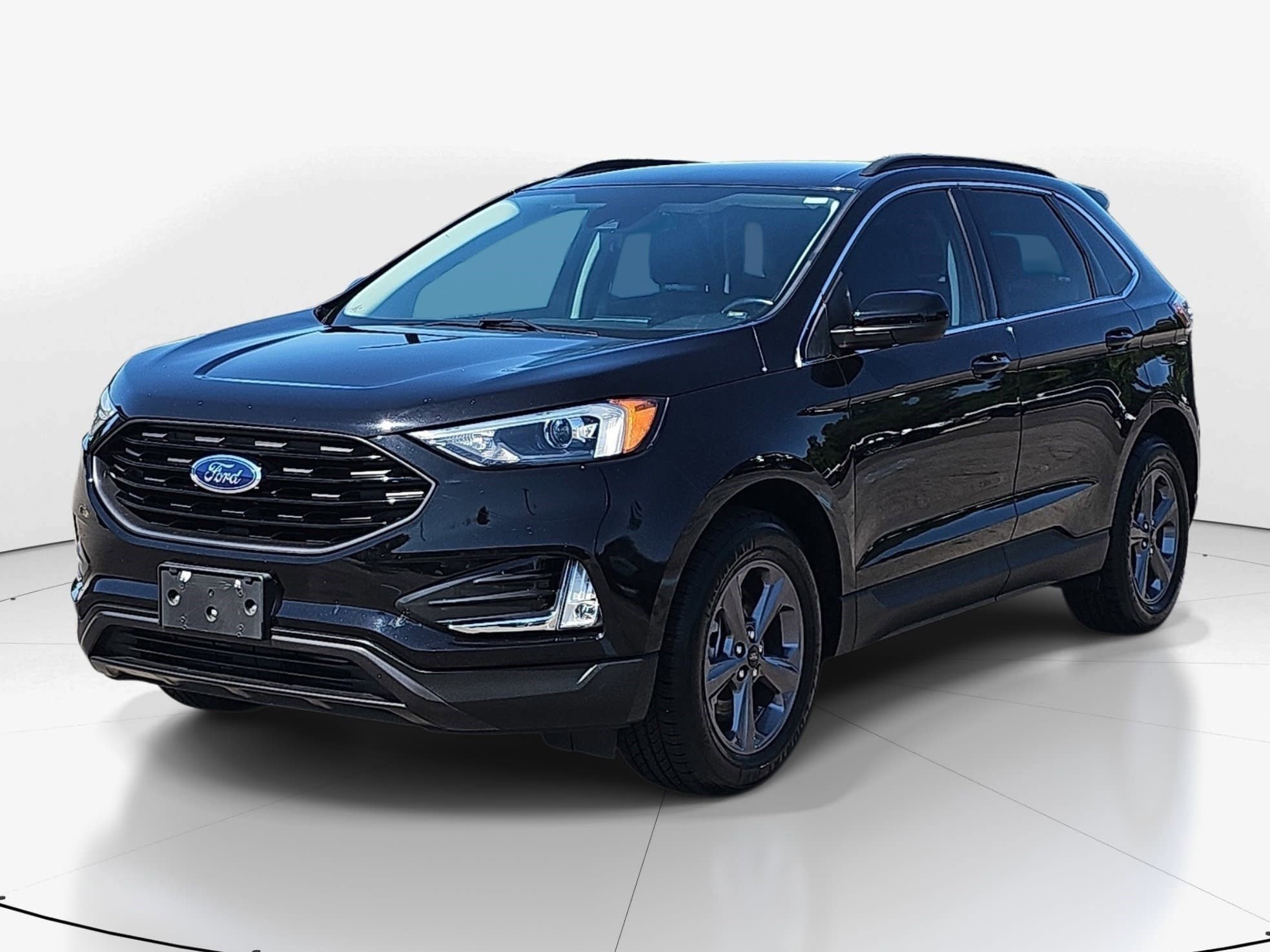Used 2022 Black Metallic Ford SEL image 7