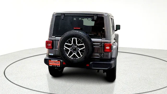 New 2026 Granite Crystal Metallic Clear-Coat Exterior Paint Jeep Sahara image 8