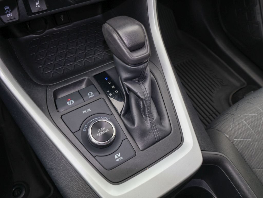 Used 2022 Silver Toyota XLE image 26
