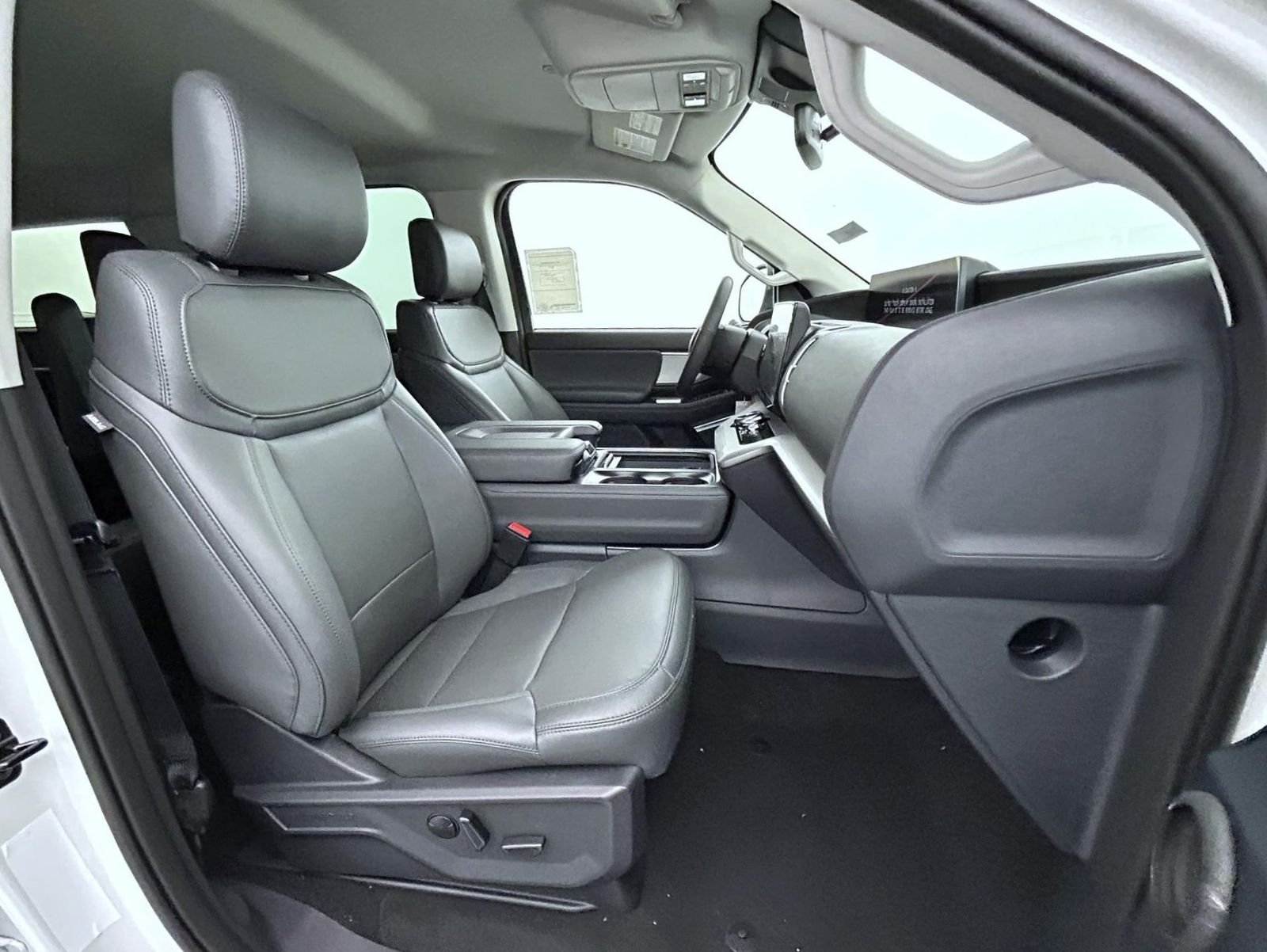 New 2026 Star White Metallic Tri-Coat Ford Active image 15