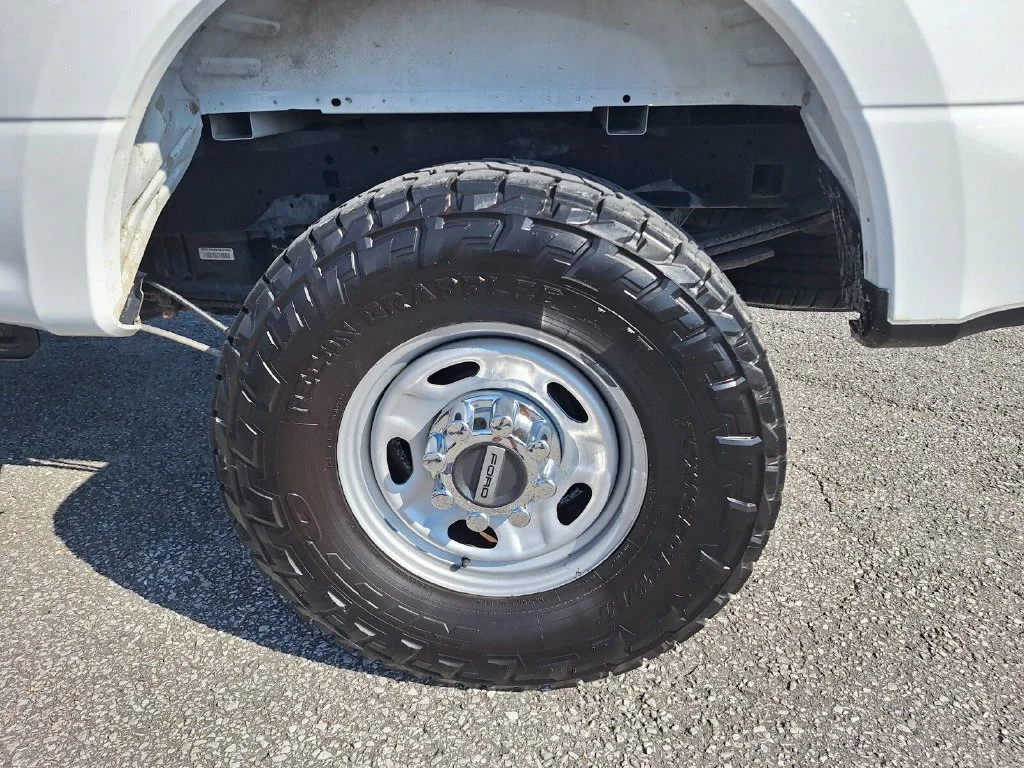 Used 2019 Oxford White Ford XL image 23