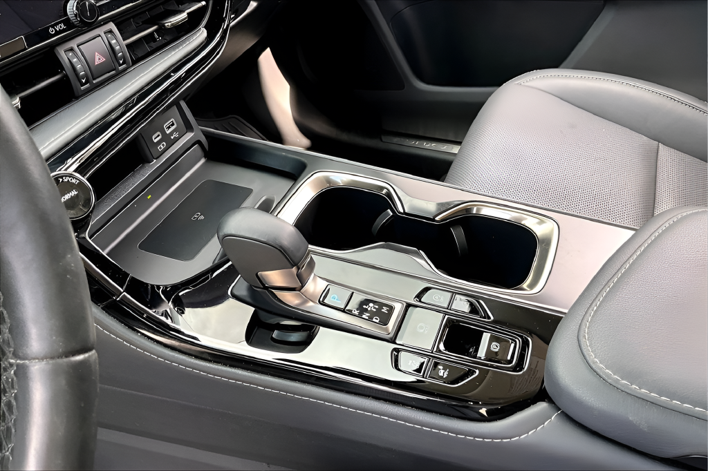 Used 2022 Silver Lexus 350 Premium image 15