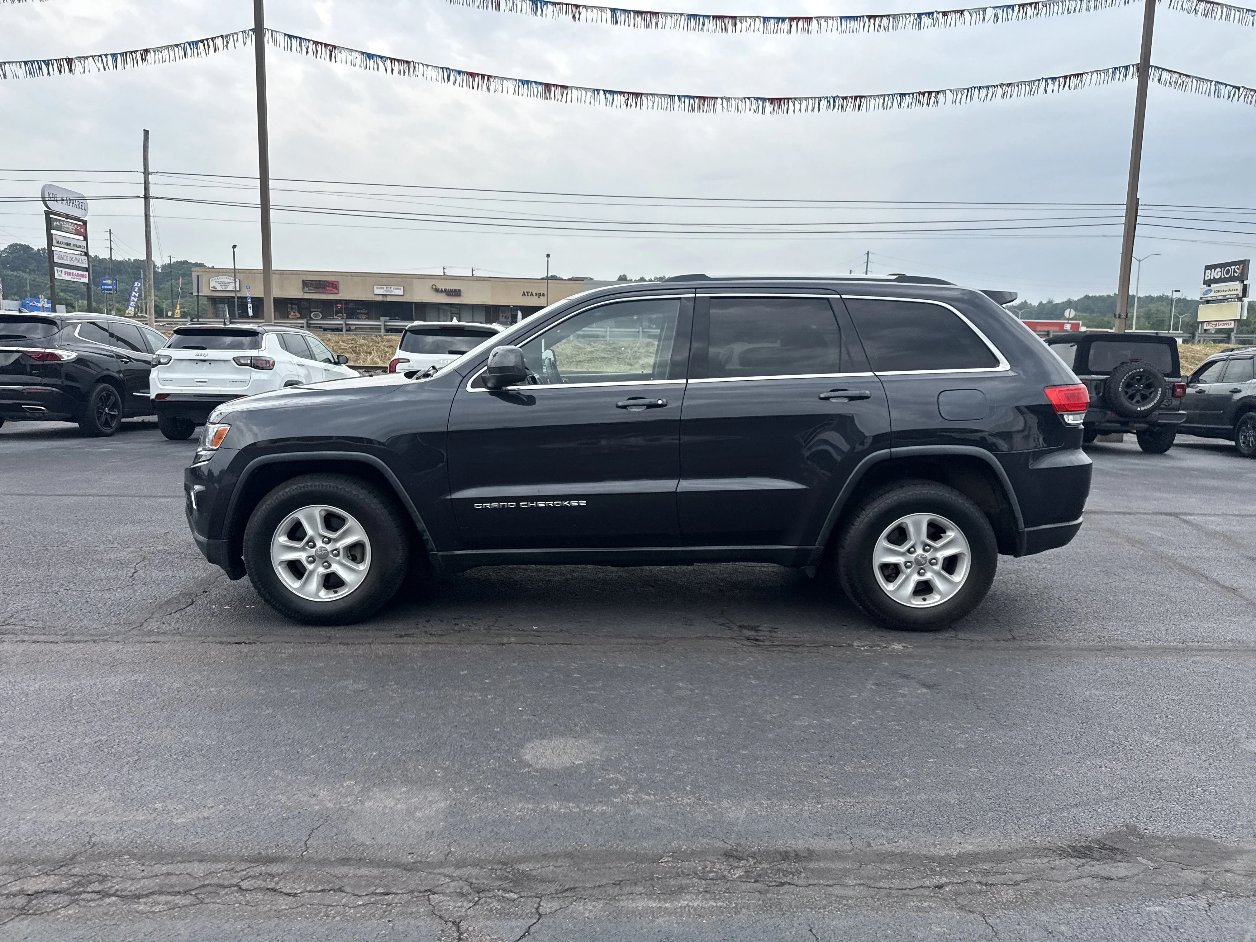 Used 2014 Maximum Steel Metallic Clearcoat Jeep Laredo image 7