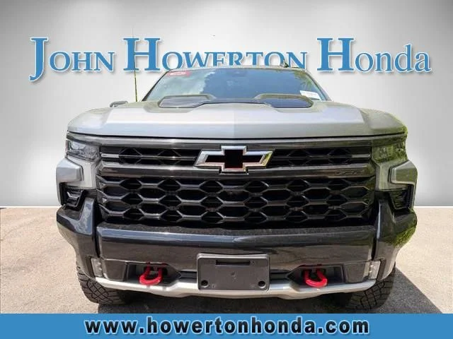 Used 2024 Gray Chevrolet ZR2 image 3