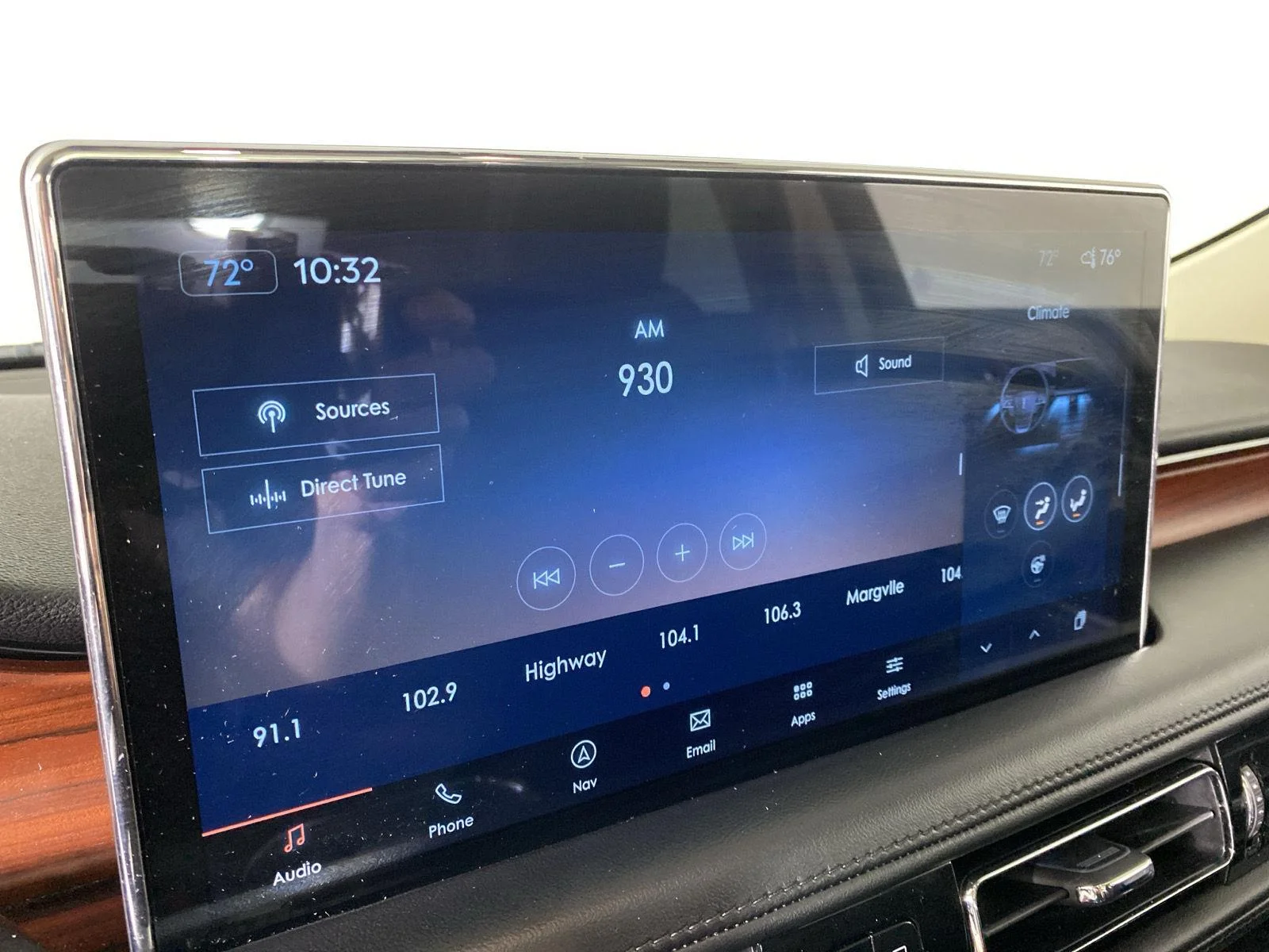 Used 2023 Infinite Black Lincoln Reserve image 20