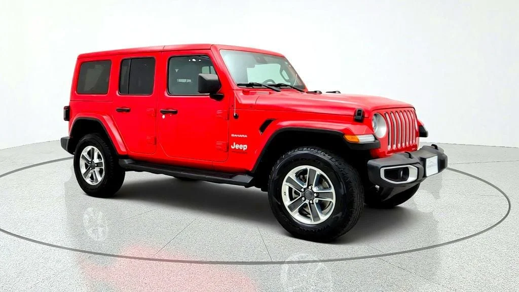 Used 2022 Firecracker Red Clearcoat Jeep Unlimited Sahara 4x4 w/ Hard Top, Selec-Trac & LED Lighting image 3