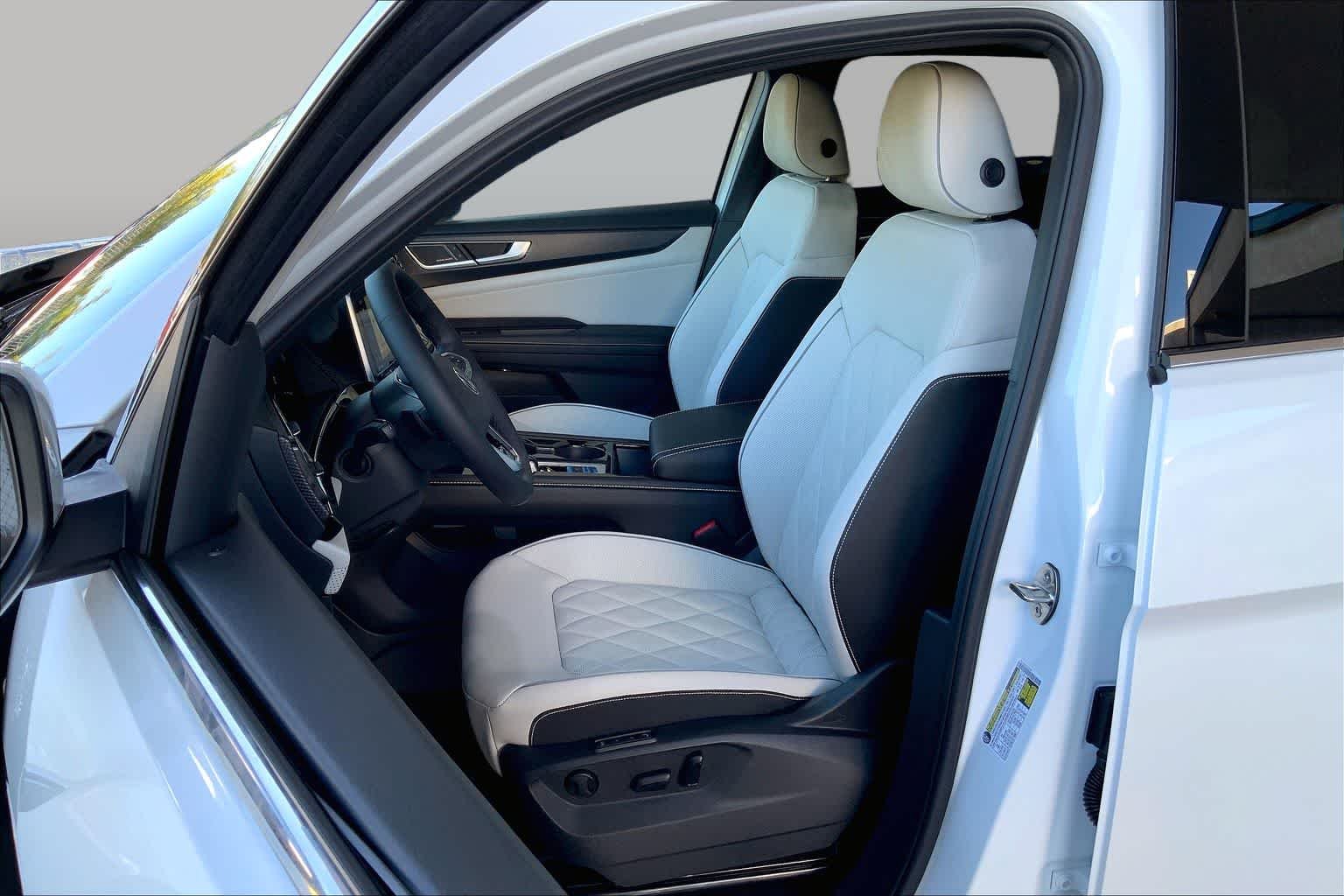2026 Volkswagen Atlas Cross Sport SEL Premium R-LINE - Photo 9