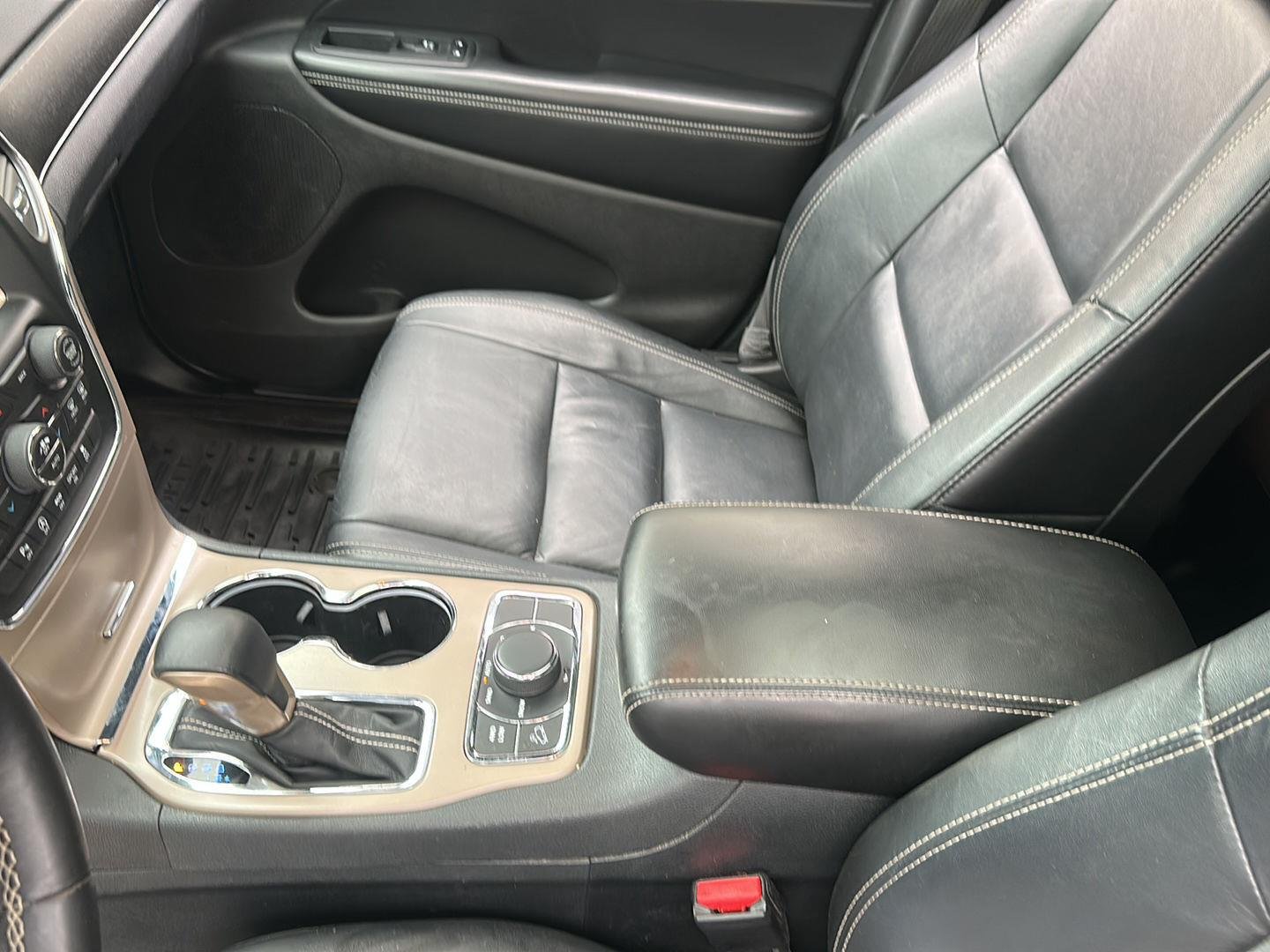 Used 2017 Bright White Clearcoat Jeep Limited image 27