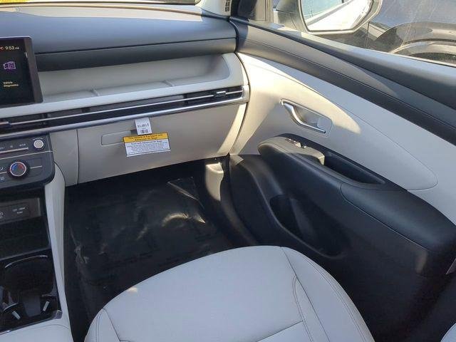 2025 Hyundai Tucson SE - Photo 16