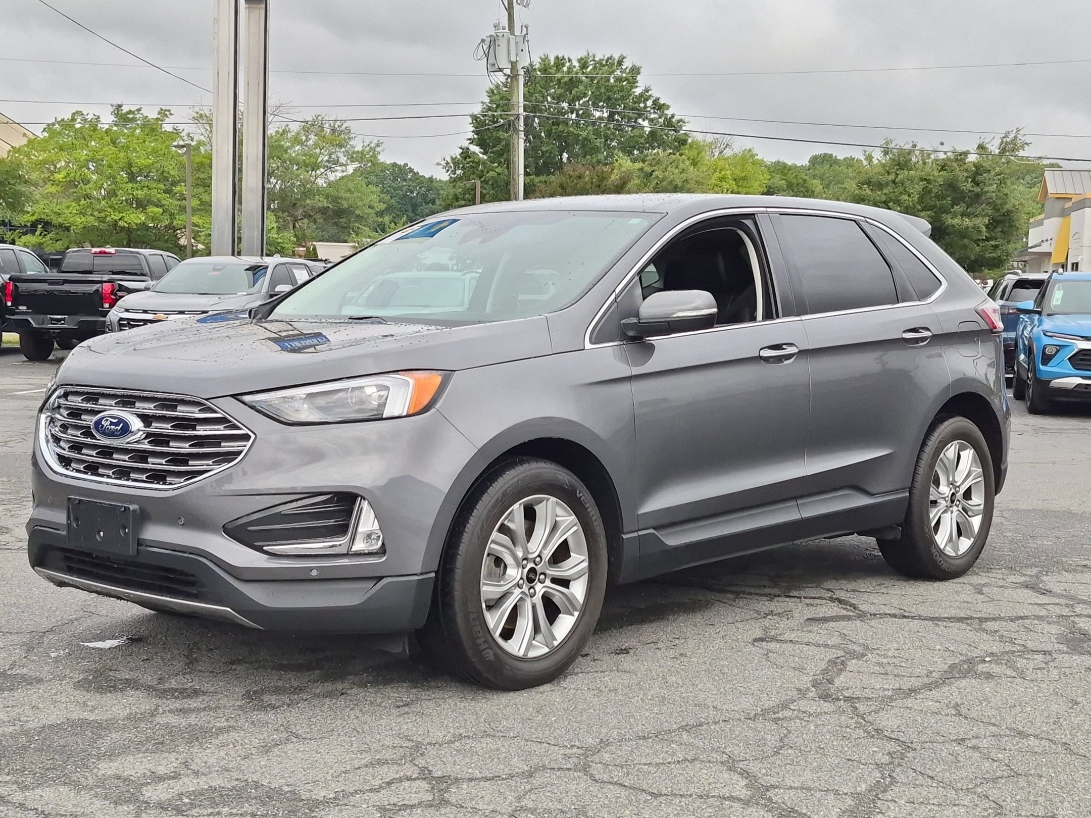 Used 2024  Ford Titanium image 1