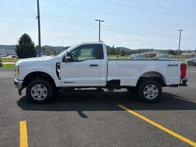 New 2026 White Ford XLT image 2