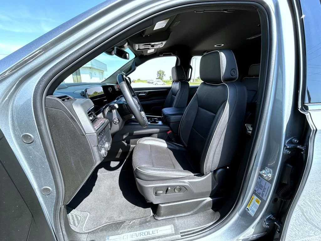 Certified Used 2025 Gray Chevrolet Premier image 11