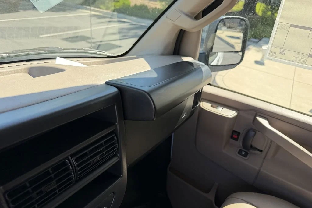 New 2026 Summit White GMC Work Van image 17