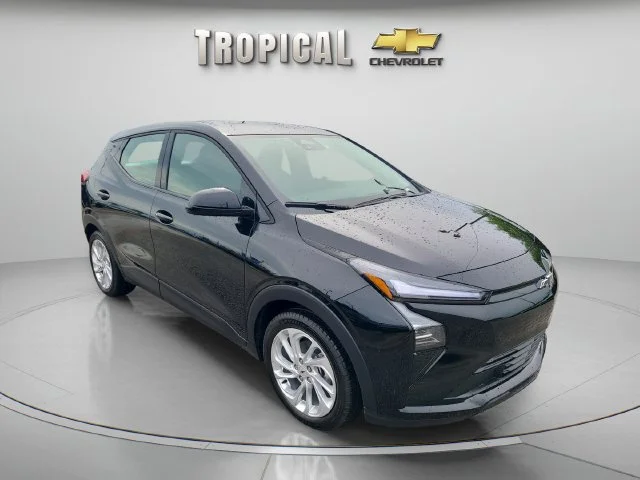 New 2027 Mosaic Black Metallic Chevrolet LT image 7