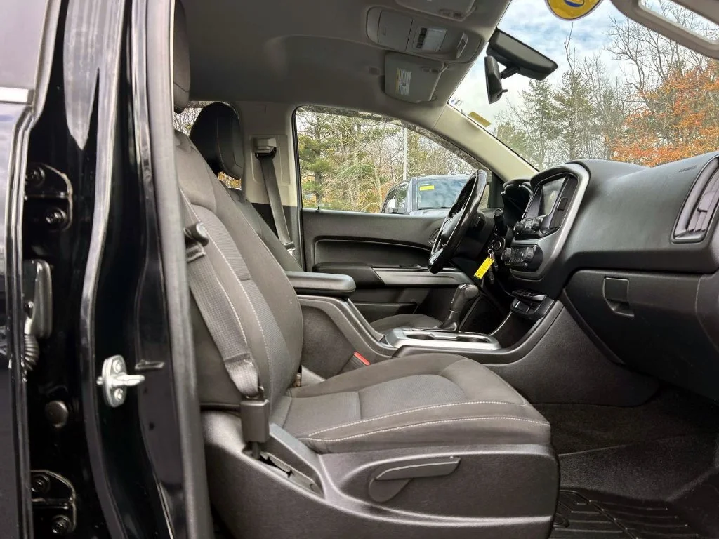 Used 2016 Black Chevrolet LT image 16