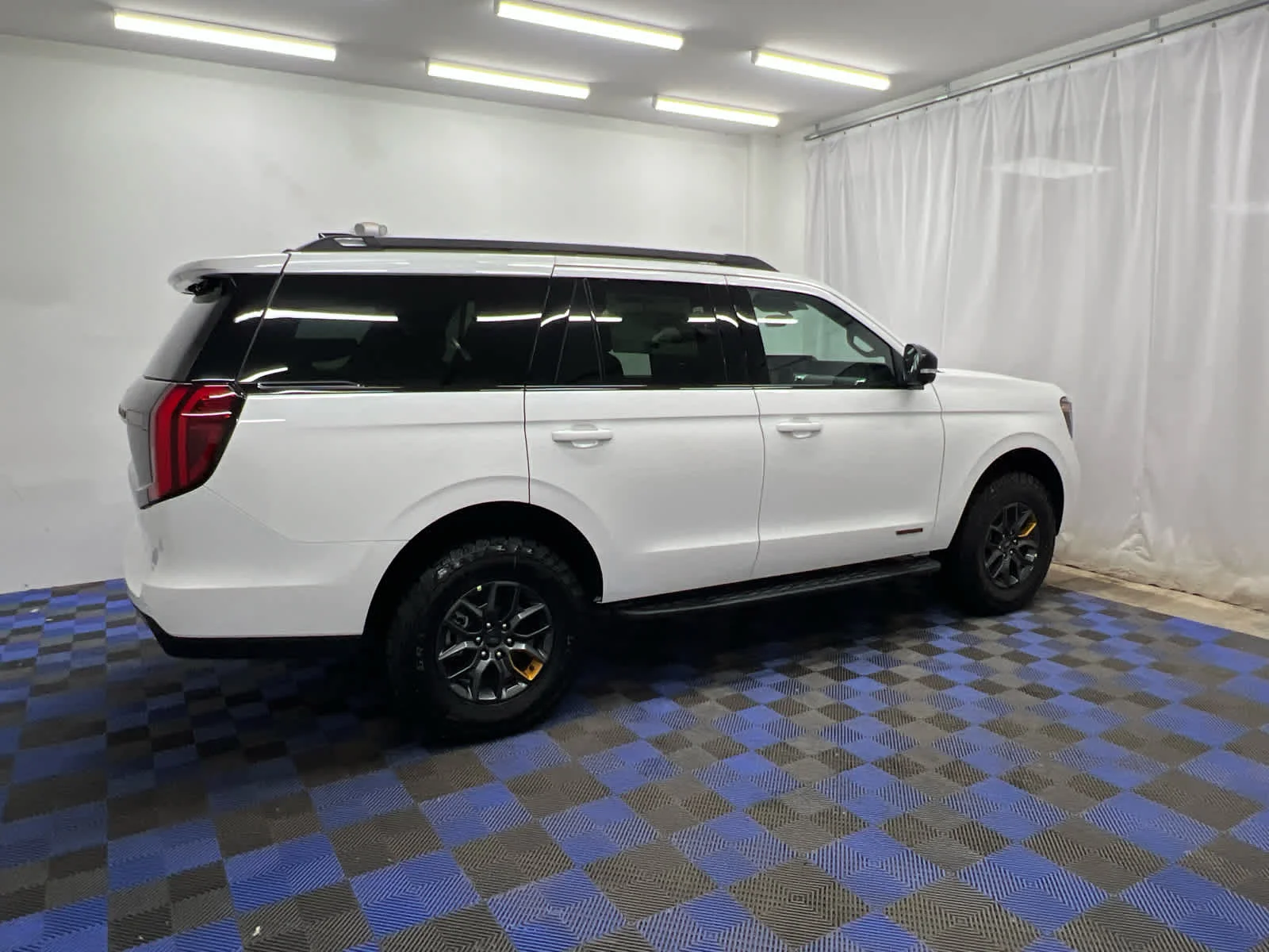 New 2026 Star White Metallic Tri-Coat Ford Tremor image 6