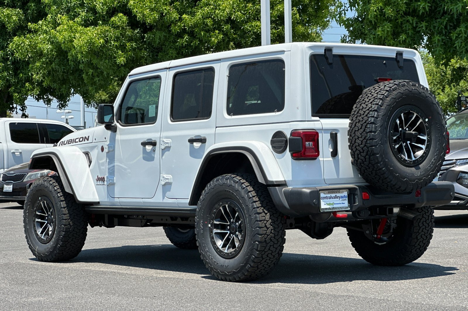 New 2026 Bright White Clearcoat Jeep Rubicon X image 6
