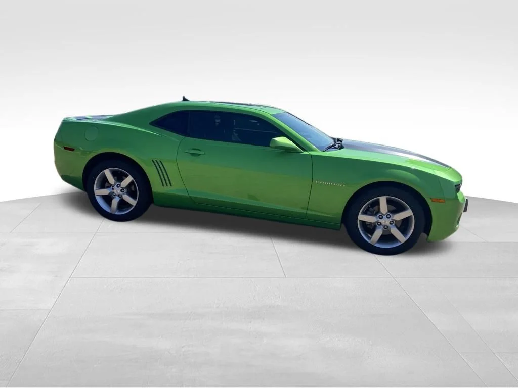 Used 2010 Green Chevrolet 1LT image 10
