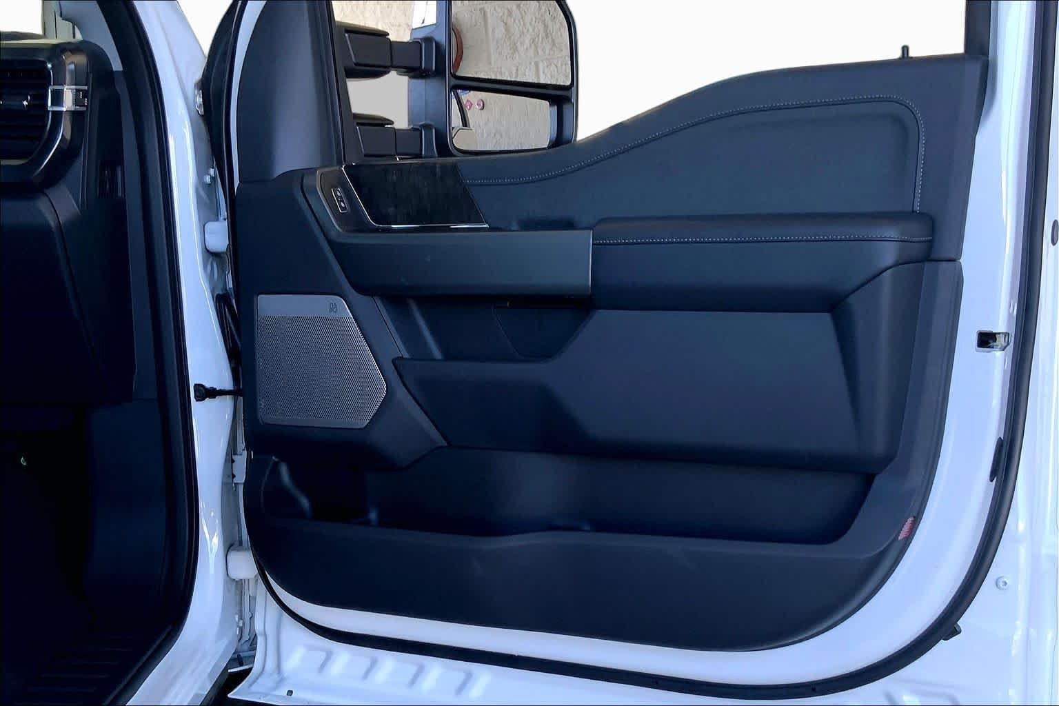 Used 2026 Oxford White Ford LARIAT image 22